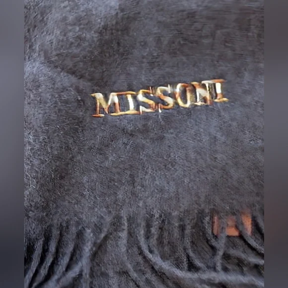 Missoni 100% Wool Fringe Neck Wrap Scarf in Washed Brown